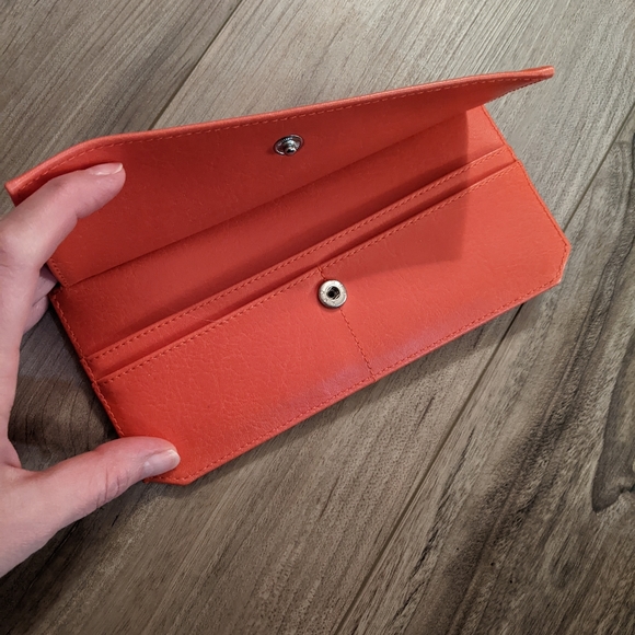 Matt and Nat Perla flat wallet - Vintage Cardinal - Picture 2 of 4